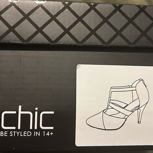 Natural color heels NIB